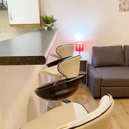 Cozy Nights - Ibrox Street Apartment Glasgow Exterior photo
